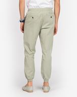 Foto de Pantalón jogger color salvia