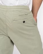 Foto de Pantalón jogger color salvia