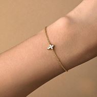 Foto de Pulsera de plata baño de oro con cruz de circonitas