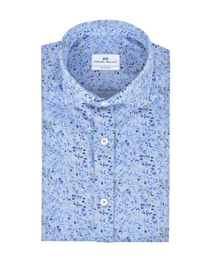 Foto de Camisa sport slim fit azul claro estampado floral