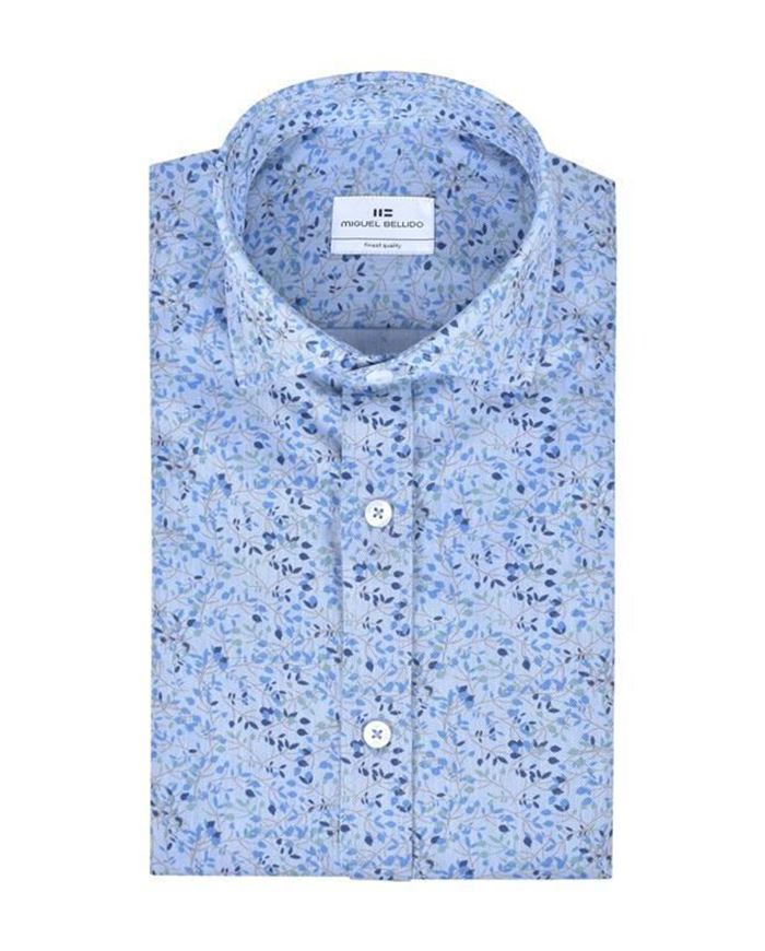 Foto de Camisa sport slim fit azul claro estampado floral