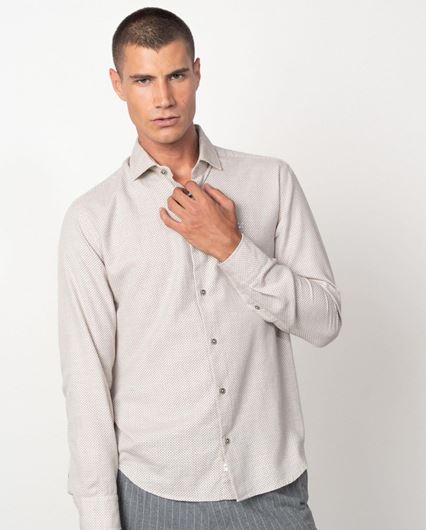 Foto de Camisa sport slim fit microestampado arena y marrón