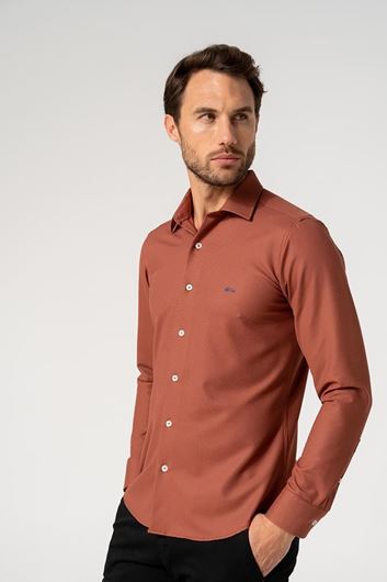 Foto de Camisa tejido Fly color terracota estructura