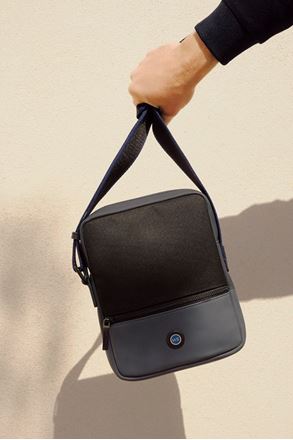 Cuadro para la categoría Bolsos y Mochilas hombre