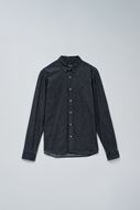 Foto de Camisa vaquera negra de algodón con corte regular y cuello clásico
