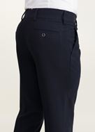 Foto de Pantalón slim confort afranelado con pinza delantera y cinturilla ancha