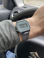 Foto de Reloj retro plateado y azul