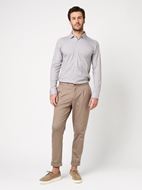 Foto de Camisa Kent estampado geométrico beige slim fit para hombre