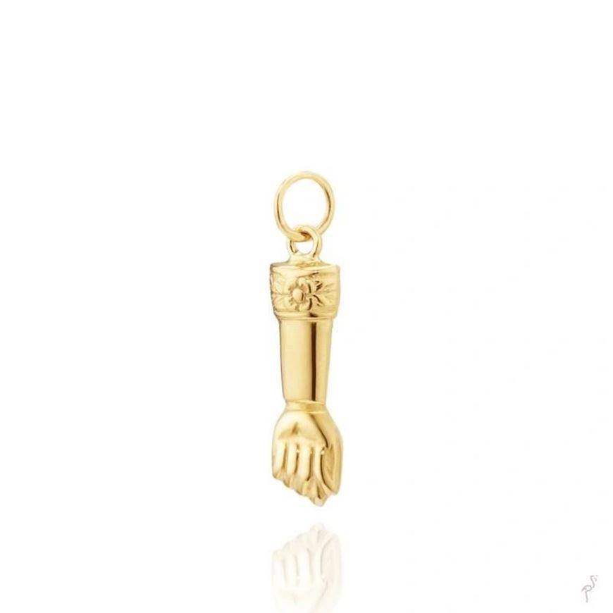 Foto de Colgante amuleto Higa de plata con baño dorado 