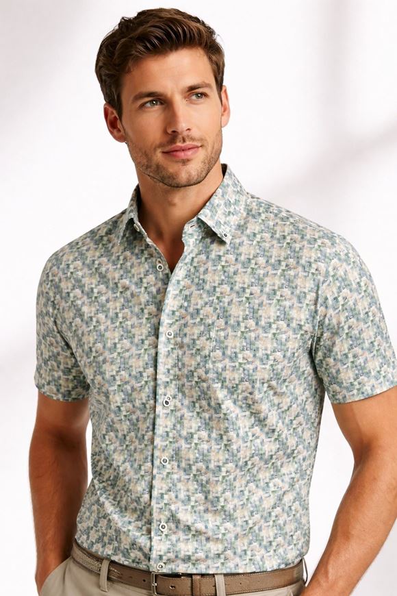 Foto de Camisa Regular Fit estampado geométrico verde