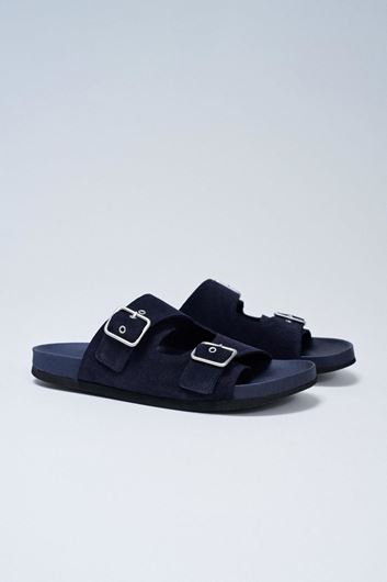 Foto de Sandalias de antelina azul con hebilla