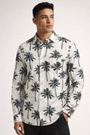 Foto de Camisa blanca estampado palmeras algodón