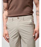 Foto de Bermuda tejido tecnico color beige 