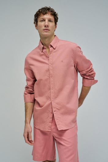 Foto de Camisa regular fit rosa mezcla lino y algodón