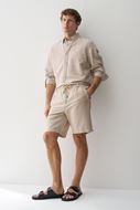 Foto de Pantalón corto arena mezcla lino y algodón