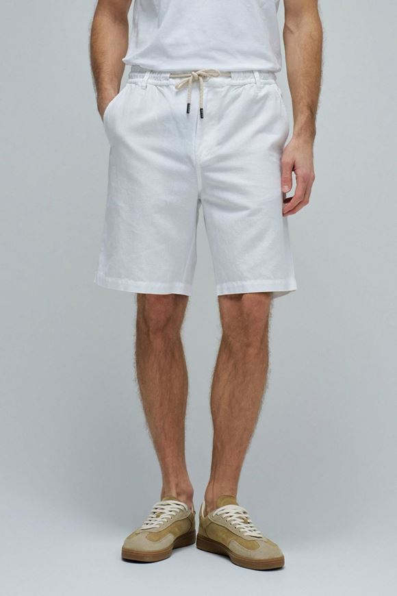 Foto de Pantalón corto blanco mezcla lino y algodón