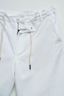Foto de Pantalón corto blanco mezcla lino y algodón