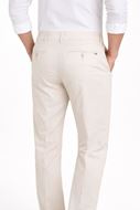 Foto de Pantalón blanco roto slim fit cintura elástica