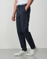 Foto de Pantalón sport con cordón tejido técnico elástico azul marino