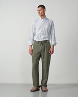 Foto de Pantalón de una pinza con cordón y goma en la cintura de lino-tencel color caqui