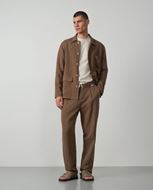 Foto de Pantalón de una pinza con cordón y goma en la cintura de lino-tencel color tostado