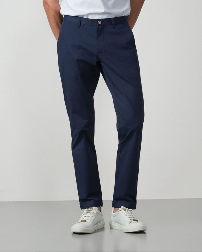 Foto de Pantalón sport extra slim en twill de algodón elástico color azul marino
