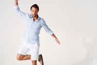 Foto de Camisa microestampado geométrico azúl y blanco