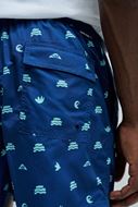 Foto de Bañador azul con estampado verde