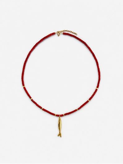 Foto de Collar cuentas de coral y colgante dorado pez
