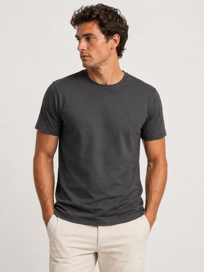 Foto de Camiseta gris oscuro extra suave