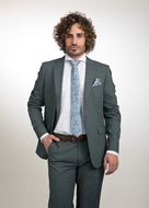 Foto de Traje verde medio corte slim fit 