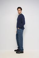 Foto de Pantalones vaqueros Relaxed Fit cierre cremallera y botón azul 