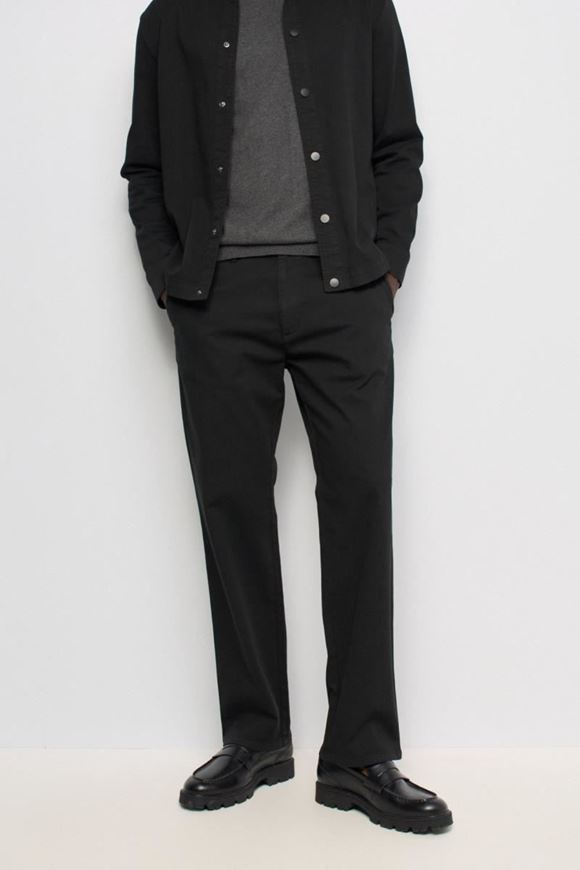 Foto de Pantalones joggers straight fit negro