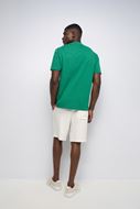 Foto de Camiseta con logo bordado verde